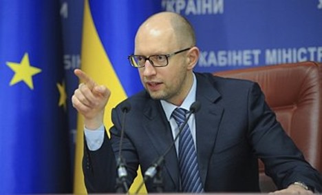 Яценюк дал поручение Минюсту и СБУ признать ЛНР и ДНР террористами