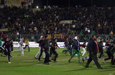 Трагедия на стадионе в Каире - погибли десятки