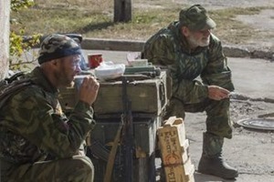 Боевики “ДНР” пожаловались пограничникам, что их бьют и не платят зарплату