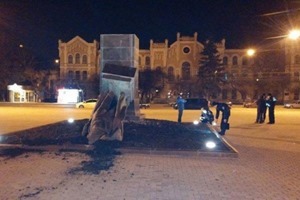 В Харькове неизвестные лица снесли три памятника времен СССР