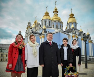 Порошенко поздравил украинцев с праздником Пасхи