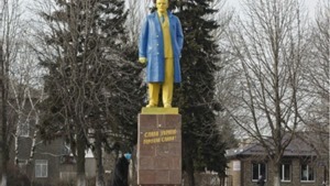 Минкульт предлагает свозить советские памятники в Пирогово