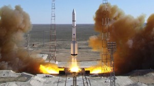 Российская ракета "Протон" упала в Сибири