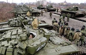Военные учения РФ маскирует под переброску войск в Украину
