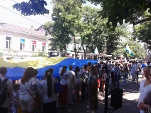 Саакашвили в вышиванке принял участие в марше в Одессе (ФОТО)