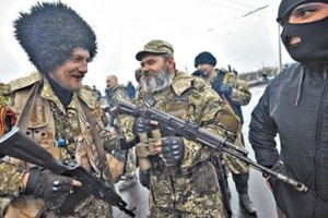 СМИ: В центре Донецка “казаки” устроили стрельбу, ранили девушку