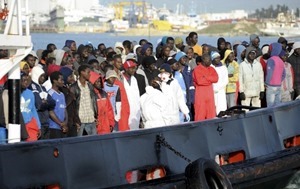 Береговая охрана Италии спасла почти 3,5 тысяч мигрантов из Африки