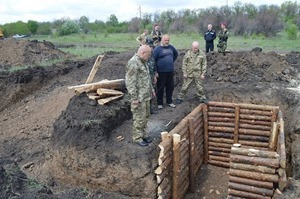 Боевики “ЛНР" обстреляли лагерь со строителями фортификационных сооружений