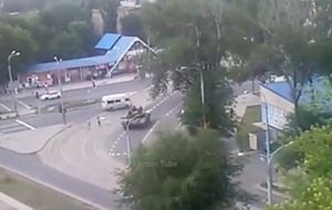 В сети появилось видео, как по Донецку разъезжают танки Т-72