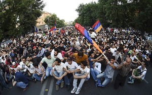 Власти Армении боятся повторить судьбу Януковича