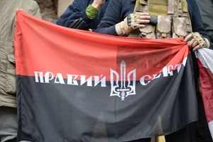 «Правый сектор» соорудил блокпост на выезде из Киева