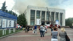 В Черкассах все пожарные города тушат драматический театр