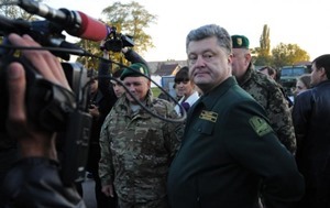 Порошенко сообщил, что Донбасс не получит особый статус