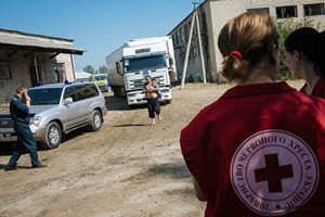 Боевики не пропустили в Донецк 16 грузовиков от Красного Креста