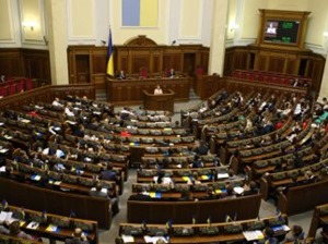 Парламент принял закон о реструктуризации валютных кредитов