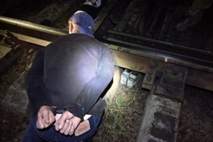 На Харьковщине СБУ задержала диверсанта “ДНР”, который пытался пустить поезда под откос