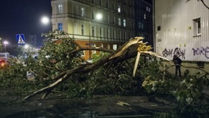 Смертельный ураган идет из Польши в Украину