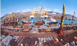 Яценюк рассказал об упрощенной системе оформления грузов в украинских портах