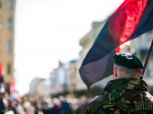 «Правый сектор» отправил на Закарпатье более сотни бойцов из Ровно и Львова