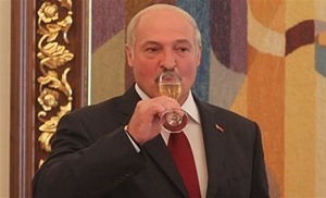 Лукашенко заявил, что Беларусь никогда не нападет на Украину