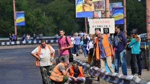 Разводной мост в Николаеве закатали в асфальт: суда часами простаивают