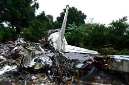 В сети появилось видео падения самолета в Судане