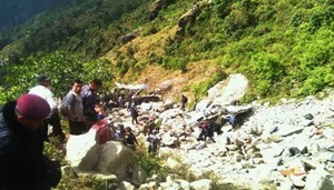 В Непале автобус сорвался в пропасть: 30 человек погибли, 35 ранены
