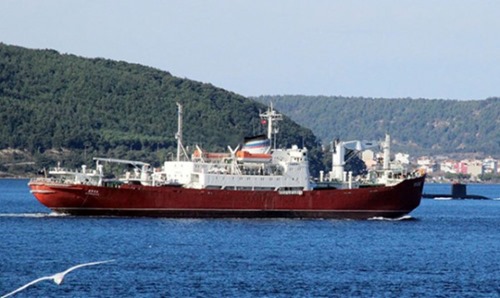 Российское транспортное судно встретилось с турецкой подлодкой в Ченаккале