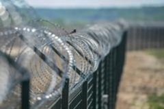 На границе с РФ Латвия начала строить забор 