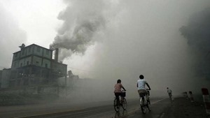 В Пекине впервые объявлен красный уровень тревоги из-за смога