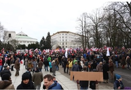 В Польше прошли массовые антиправительственные демонстрации