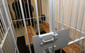 В Одессе подсудимый по делу «2 мая» порезал себе вены в зале суда