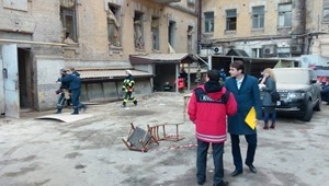 Из-под завалов дома в Киеве спасли двоих человек 