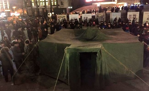 Активисты установили палатку на Майдане