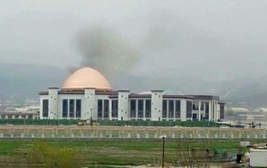 В Афганистане боевики попали ракетой в парламент