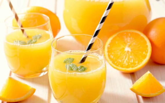 свежевыжатый аппельсиновый сок